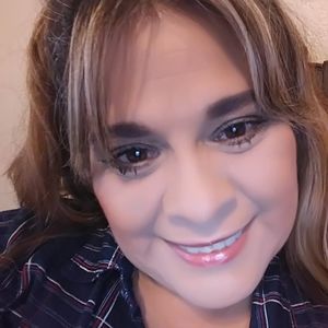 Meet your Posher, Eudelia